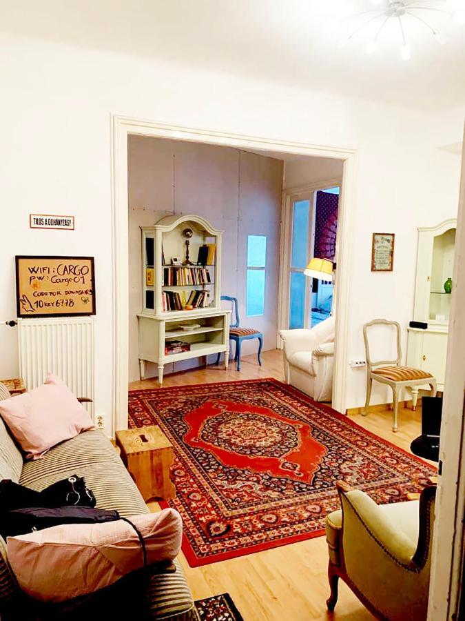 Cargo Rooms And Apartment Boedapest Buitenkant foto
